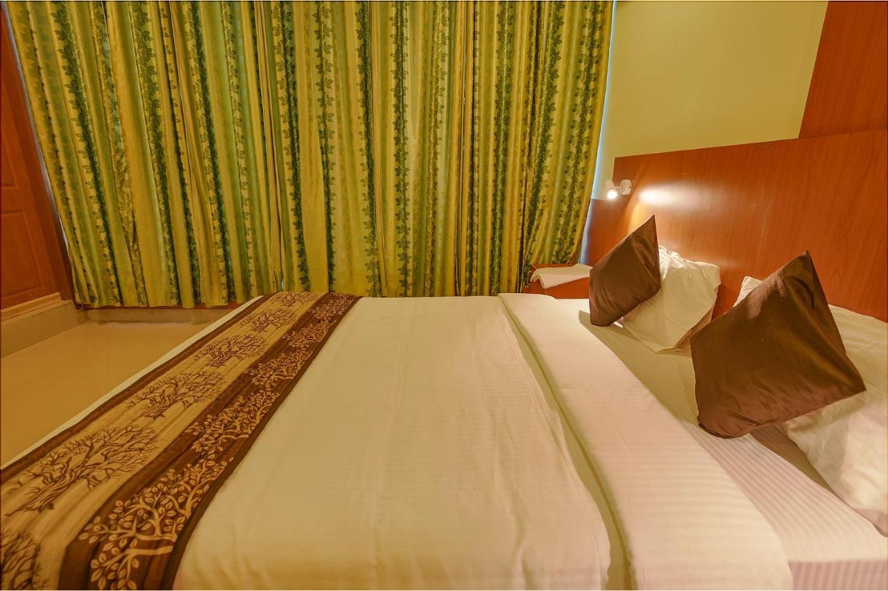 Fabhotel The Btm Palace - Btm Layout Nr Gopalan Innovation Mall บังกาลอร์ ภายนอก รูปภาพ